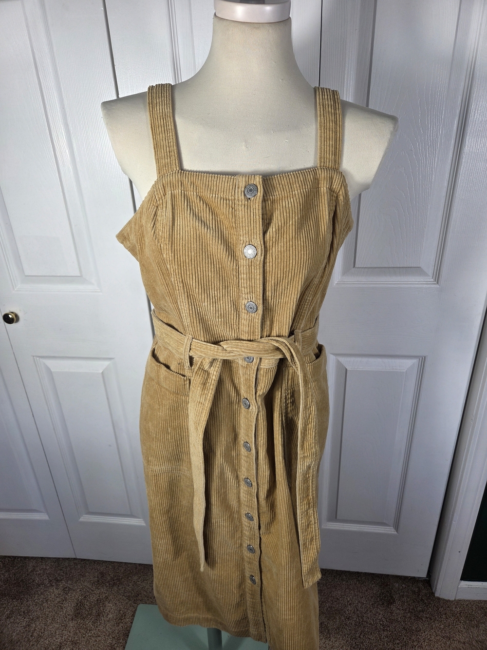 Levi’s Tan Corduroy Button Front Belted Midi Dress Medium